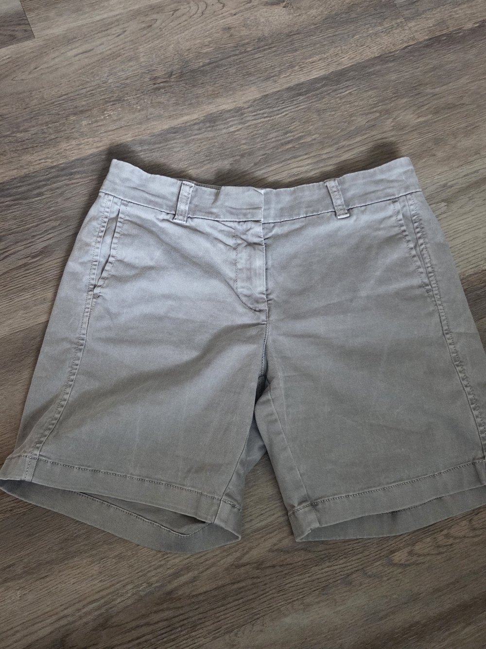 J. Crew Women's Classic 7" Chino Shorts Gray Size 2